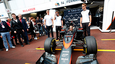 TAG Heuer على معاصم فريق McLaren-Honda فرناندو ألونسو وجينسون باتون