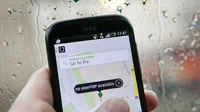 لتوفير قيمة إضافية لعملاء HTC ... شراكة إقليمية بين HTC وUBER