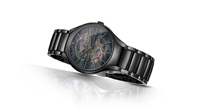 ساعة تطفو عبر الوقت والفضاء من Rado