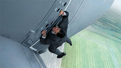 بالفيديو: هذا ما حدث مع "توم كروز" خلال تصوير Mission Impossible - المهمة المستحيلة