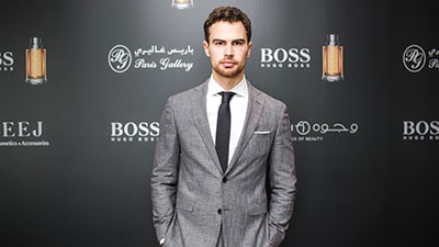 عطرBOSS THE SCENT يختار تيو جايمس الوجه الجديد لرجله الأنيق