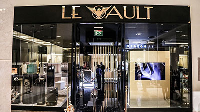 كتب مصنوعة من الذهب من Le Vault