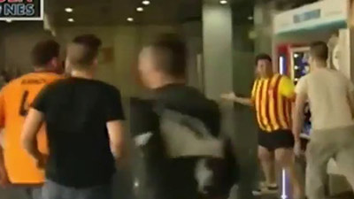 بالفيديو: مطار برشلونة يشهد اعتداء جمهور ريال مدريد على جمهور برشلونة