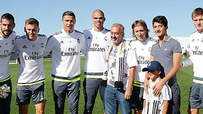 اللاجئ السوري أسامة ونجليه شاركوا في تدريبات ريال مدريد