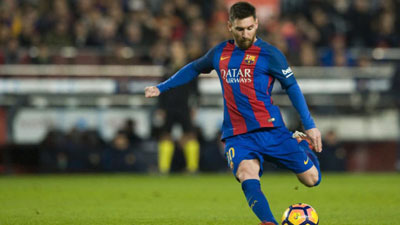ميسي يشترط على برشلونة راتبًا أسبوعيًا قدره 825 ألف جنيه إسترليني لتمديد عقده مع نادي برشلونة
