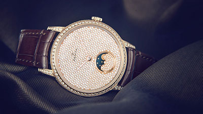إصدارا ELITE LADY MOONPHASE الجديدان تصميمان يشعّان أنوثة بكلّ تفاصيلهما
