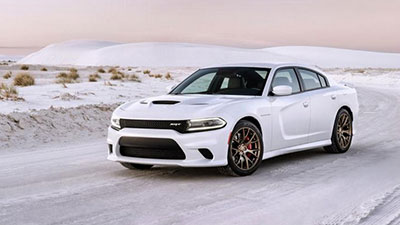 "dodge charger hellcat srt 2015" تنطلق بأقصى سرعة