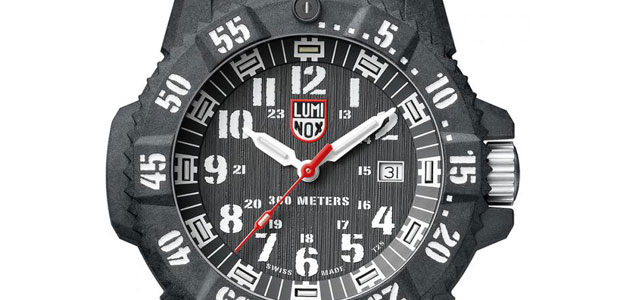 ساعة Luminox Carbon SEAL 3800 Series من Quartz  يمكن أن تكون الأخف في العالم