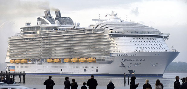 لمحة خاطفة عن سفينة Harmony of the Seas: Daily Mail Online أكبر سفينة في العالم