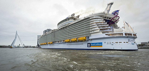 ركاب غاضبون يعصفون بـ Harmony of the Seas واصفين إياها بورشة بناء