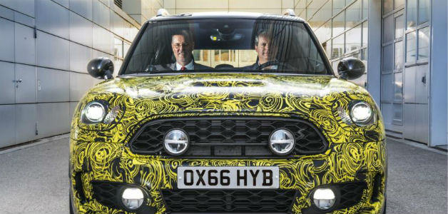 لأول مرّة مقبس وقود في سيارات أل Mini Cooper الهجينة