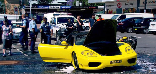 احترقت سيارته ألFerrari وسرقت بطاقات ائتمانه وأمواله وحاسوبه النقال!