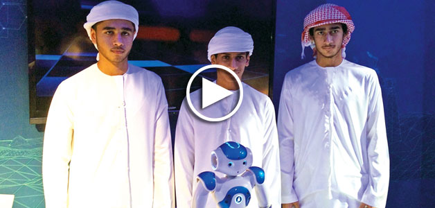 «روبوت» ذكي يحل أزمة مواقف السيارات في دبي