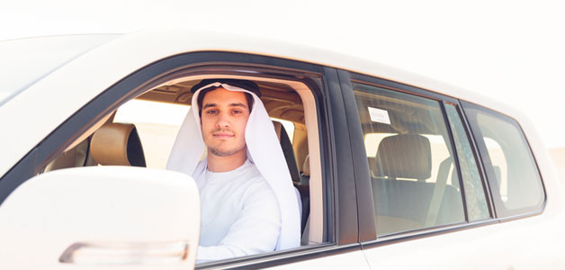 من يقود أغلى السيارات بالإمارات ؟