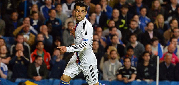 صلاح يفوز بجائزة أفضل لاعب عربي لعام 2013 وهزازي سابعا