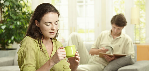 4 أفكار تساعد الزوج على إثارة غيرة زوجته