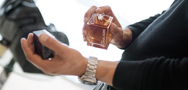 MICHAEL KORS يقدم عطرا جديدا للرجل الثري والمترف