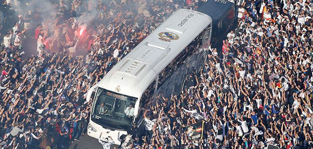 بالفيديو... الآلاف يستقبلون ريال مدريد