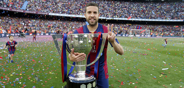 جوردي ألبا يجدد عقده مع برشلونة حتى عام 2020