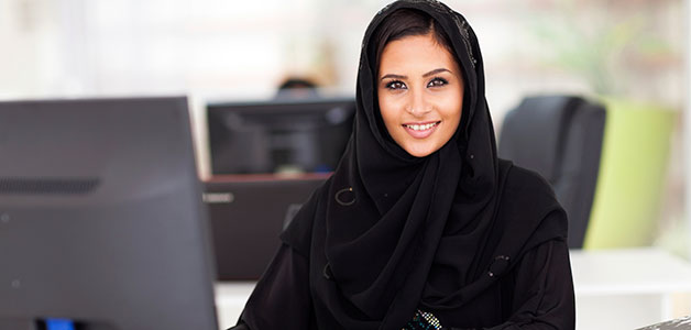 الإماراتية يسرى باقي تحصل على جائزة المرأه الفارسة لعام 2016