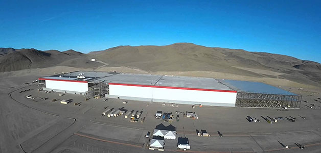 تعرف بالصور إلى مصنع Gigafactory العملاق التابع لشركة تيسلا