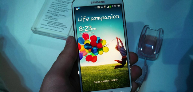 رائد يكشف تفاصيل S4 Galaxy الجديد من سامسنونغ
