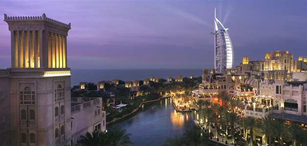 تواصل مع قلب دبي النابض في فندق جميرا Creekside