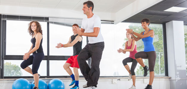 Zumba: برنامج بدني يجمع بين الرقص والتمرينات