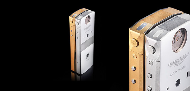 هاتف جديد من Mobiado مطليّ بالذهب وأزراره من الياقوت والكريستال
