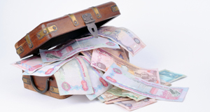 إماراتيّ يسرق ‬400 ألف درهم من خطيبته