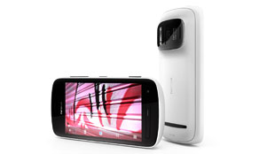 Nokia 808 PureView يحصد جائزة "أفضل هاتف متحرّك جديد"