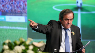 بلاتيني يجدد دعوته لإقامة كأس العالم 2022 في قطر بفصل الشتاء