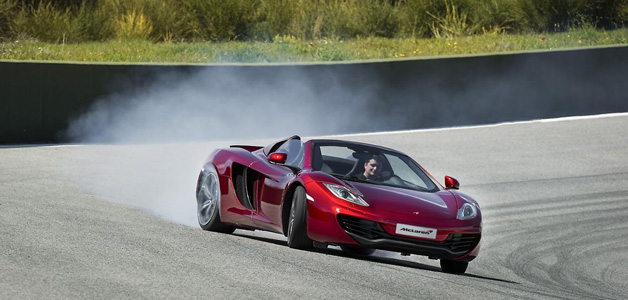 سيارة مكلارين MP4-12C سبايدر الجديدة تحتل الصدارة في عالم السيارات  
