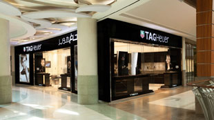 TAG Heuer تعيد افتتاح أقدم متاجرها الرائدة في منطقة الشرق الأوسط