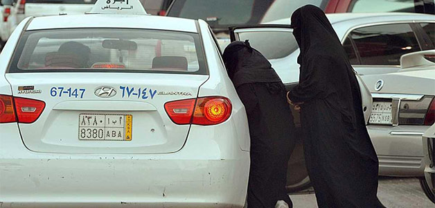 النقل السعودية تلزم ملاك سيارات الأجرة بنقل المسافرين مجانًا في حال عدم تشغيل العداد