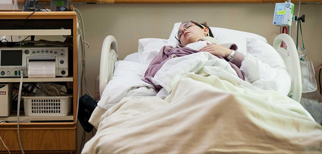 حقيقة أغرب من الخيال...إماراتية تستفيق من غيبوبة استمرت 27 عامًا