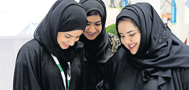 "العمل السعودية" تكشف عن عدد ساعات عمل المرأة في رمضان