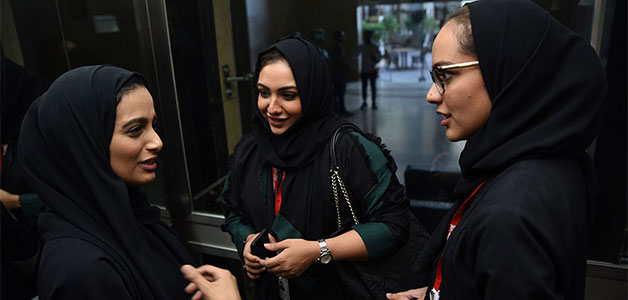 سابقة في تاريخ المملكة... لا ولاية على سفر المرأة السعودية  وهي "ربة" الأسرة